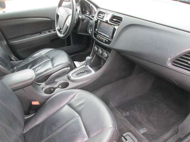 2012 Chrysler 200 Limited 4Dr Sedan